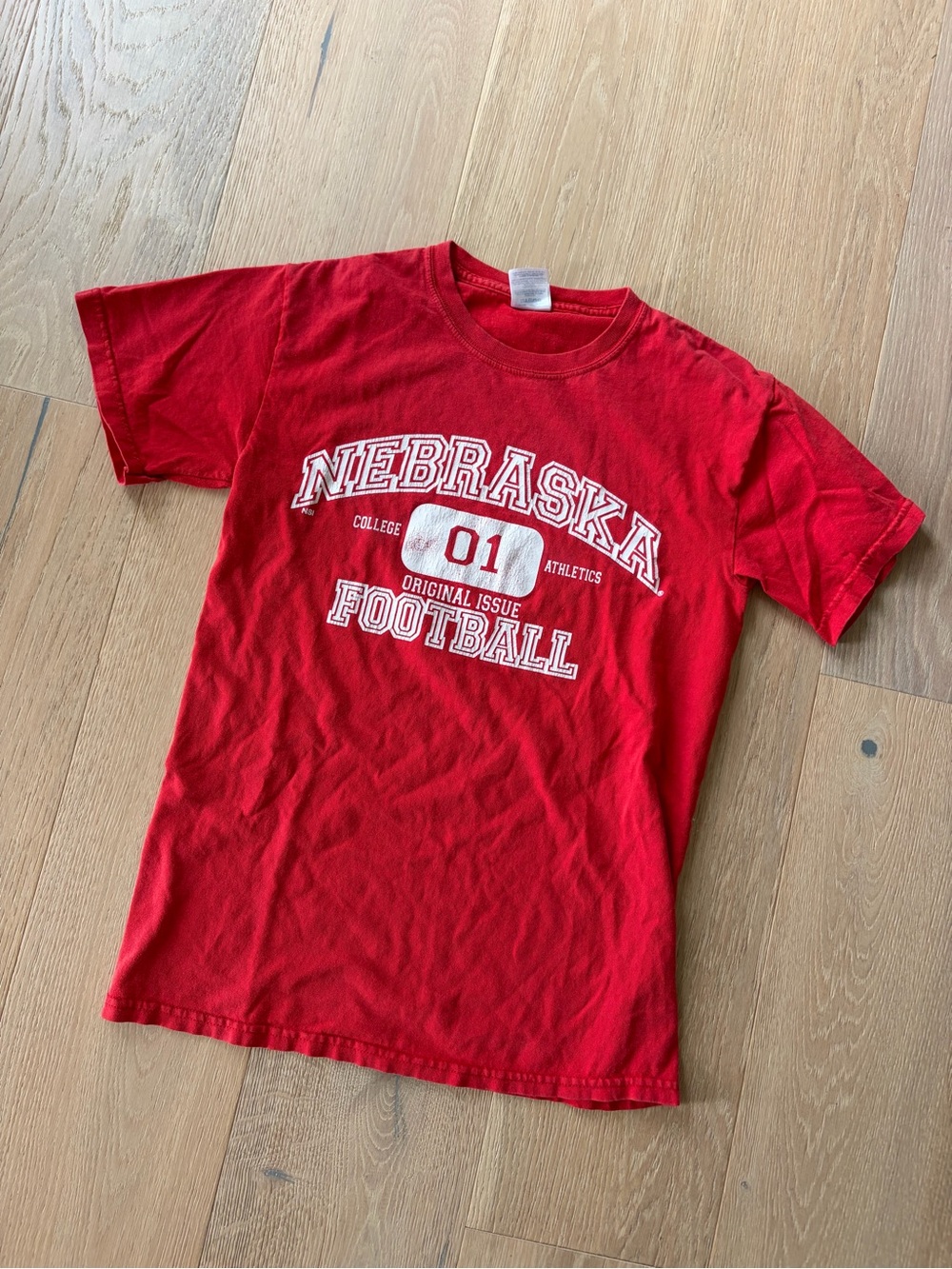 Nebraska Huskers vintage tee football small
